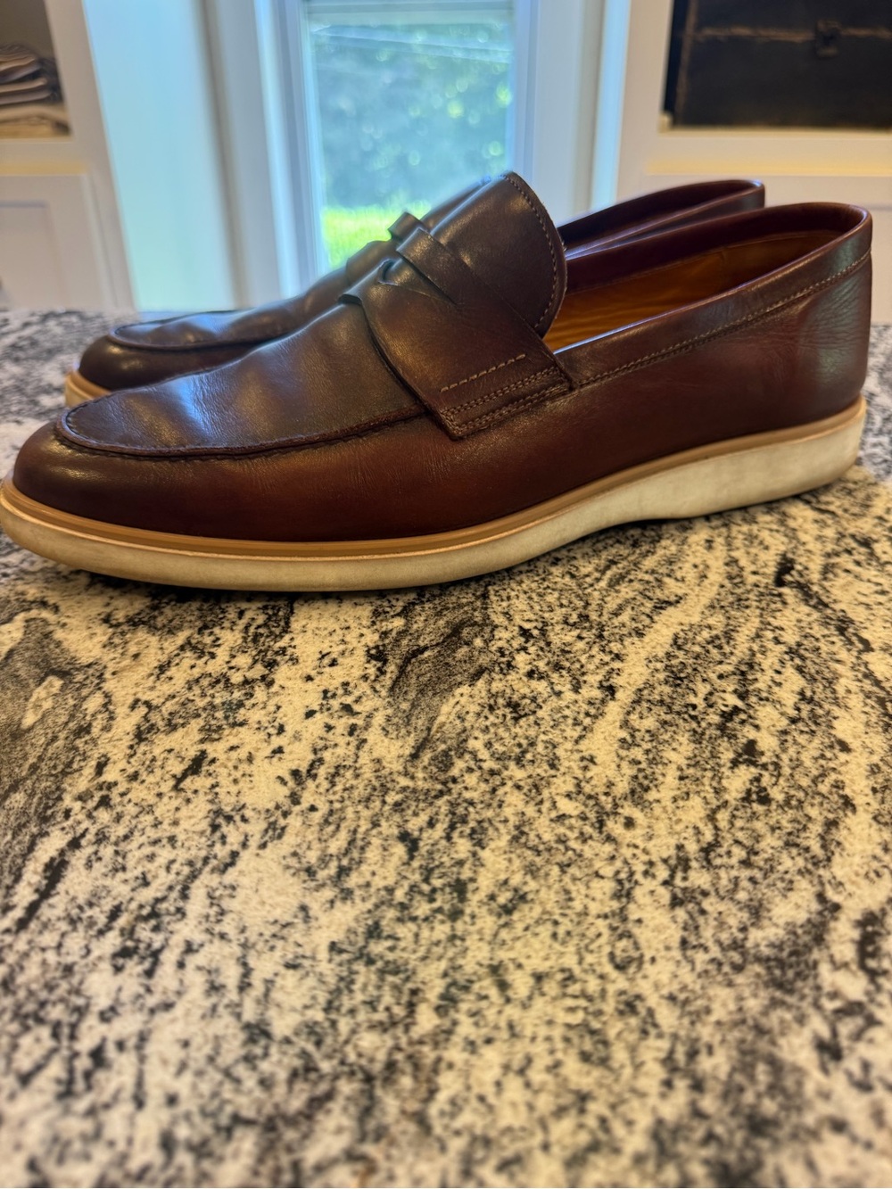 Magnanni Men's Leather Loafers in Burgundy Brown